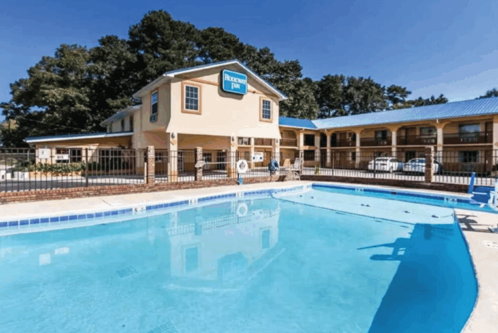 Days Inn by Wyndham - Calhoun, GA on US-41