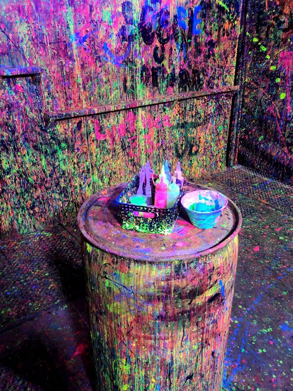 Smash-N-Dash-Blacklight-Paint-Room